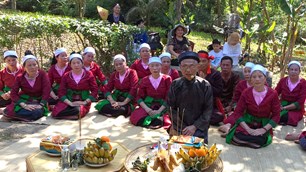 Tri ân tổ tiên, cầu mùa bội thu