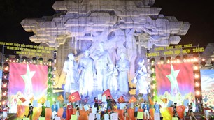 Hào hùng chương trình nghệ thuật đặc biệt “Tháng 3 - Ngày hội non sông”