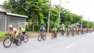 Sôi nổi giải đua xe đạp mừng Quốc khánh 2.9 ở An Giang