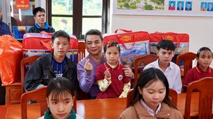 Nhà hát Kịch Việt Nam mang “hơi ấm” đến vùng biên cương Tổ quốc