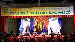Cải lương Nam Bộ tiếp cận khán giả Thủ đô bằng câu chuyện lịch sử 