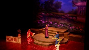 Khán giả kín rạp Kim Mã thưởng thức vở chèo cổ “Lưu Bình – Dương Lễ”