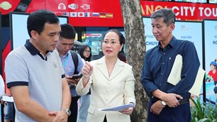 Bộ trưởng Lâm Thị Phương Thanh kiểm tra công tác chuẩn bị Lễ phát động toàn dân tập luyện thể thao