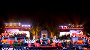 Hà Nội: Tổng duyệt cầu truyền hình “Sao sáng dẫn đường“