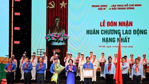 Giữ gìn bản sắc văn hóa dân tộc, nuôi dưỡng khát vọng vươn lên cho thiếu nhi Việt Nam
