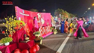 Đà Nẵng: Rộn ràng “Chào Tết Bính Ngọ 2026” trên Phố đi bộ Bạch Đằng