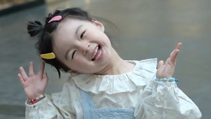 Con càng yêu bạn, 3 “hành động nhỏ” này càng không thể che giấu, vậy mà nhiều cha mẹ vẫn vô tâm nổi giận