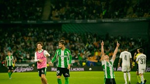 Real Madrid đánh rơi chiến thắng phút bù giờ, cuộc đua La Liga thêm nghẹt thở