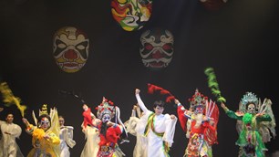 Kịch múa 'Sống': Nỗ lực kết nối di sản với đời sống đương đại