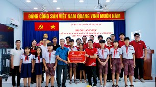Trao tặng nhạc cụ Marching Band cho xã đảo Thạnh An, TP.HCM