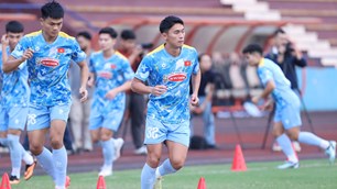 Đội tuyển Việt Nam trở lại tập luyện, chuẩn bị cho trận đấu với Lào