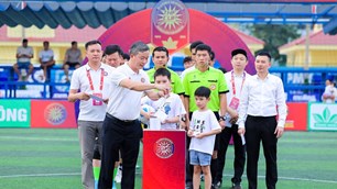 Giải bóng đá Thanh Hoá miền Nam gây quỹ xây nhà nhân ái cho hộ nghèo