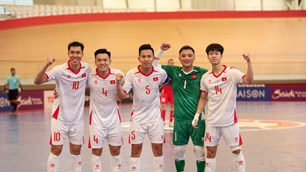 Thắng trận thứ hai liên tiếp, đội tuyển Futsal Việt Nam đặt một chân vào tứ kết giải châu Á