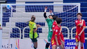 Tuyển futsal nữ Việt Nam thất bại trước đối thủ kém 55 bậc tại giải Đông Nam Á