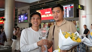 Quyết Chiến, Thanh Tự về nước sau chức vô địch đồng đội thế giới 