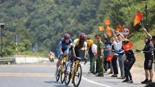 Các danh hiệu đổi chủ sau chặng đua chinh phục đèo Hải Vân