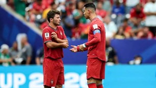 Phát ngôn của Joao Neves về Ronaldo gây tranh cãi dữ dội