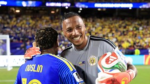Thủ môn của Curacao lập kỉ lục cứu thua tại World Cup