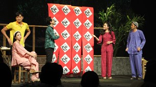 Sức bật mùa Tết và áp lực phía sau ánh đèn