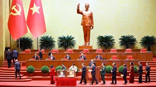 Công bố danh sách Bộ Chính trị khóa XIV