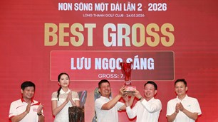 Golfer Lưu Ngọc Sáng vô địch Tiền Phong Golf Championship - Non sông một dải