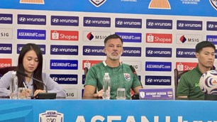 HLV Anthony Hudson tuyên bố Thái Lan sẽ “chiến đấu” hết mình vì chức vô địch