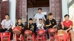 Người truyền nhịp “hồn quê” trong những hồi trống tế