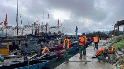 Huế ứng phó bão số 13, cảnh báo mưa lớn gây đợt lũ thứ 4