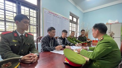 Triệt phá đường dây mua bán “khí cười” hoạt động trên không gian mạng