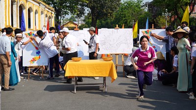 Học sinh Huế hào hứng tìm hiểu cải cách của vua Minh Mạng qua trò chơi trải nghiệm