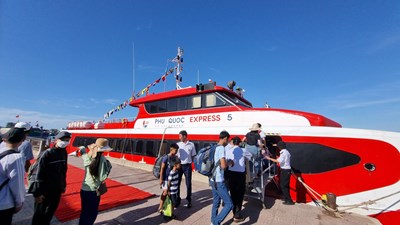Tàu cao tốc Phú Quốc Express hoạt động trở lại tuyến Sa Kỳ - Lý Sơn