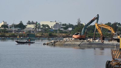 Đẩy nhanh tiến độ khu neo đậu tránh trú bão Tịnh Hòa
