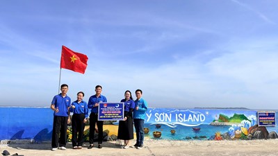 Sắc màu bích họa vun đắp hình ảnh du lịch xanh ở Lý Sơn