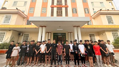Hơn 220 thanh, thiếu niên tụ tập trong đêm, 137 xe bị tạm giữ