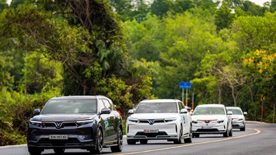 VinFast VF 9: Mẫu SUV “lão hóa ngược”, càng dùng càng thông minh
