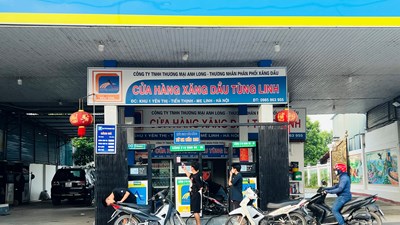 Giá xăng giảm nhẹ, dầu diesel giảm gần 500 đồng/lít