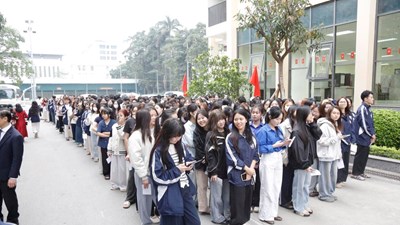 Hàng nghìn sinh viên Học viện Báo chí và Tuyên truyền hào hứng tham gia Ngày hội non sông