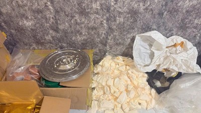 Tạm giữ gần 3,5 tấn kem trộn không có Phiếu công bố sản phẩm mỹ phẩm