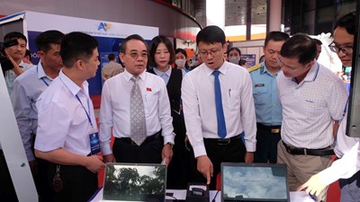 Khánh Hòa:  Khai mạc Ngày hội Công nghệ số 2025 - Tăng tốc bứt phá kinh tế số