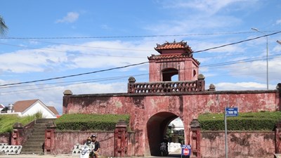 Dự án tu bổ, tôn tạo Thành cổ Diên Khánh chậm tiến độ, đội vốn gần 60 tỉ đồng?