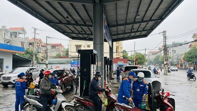 Giá xăng dầu hôm nay 16.1: Trong nước tăng nhẹ trong kỳ điều chỉnh