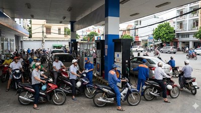 Giá xăng dầu hôm nay 26.1: Dầu thế giới leo thang