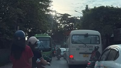 Giao thông Hà Nội sáng 29.9: Container gặp sự cố trên Vành đai 3