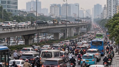 Giao thông Hà Nội sáng 16.10: Xuân Thủy - Cầu Giấy ùn nghiêm trọng