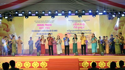 Hội thi nhạc cụ Khmer 2025 rộn ràng tại Ao Bà Om - Vĩnh Long