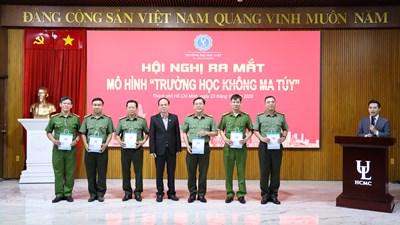 Một trường đại học ra mắt mô hình “Trường học không ma túy”