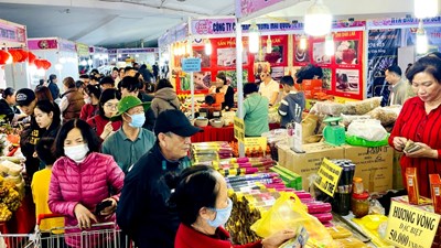 Chuẩn bị chu đáo để mọi người dân đều có Tết