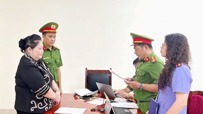 Cà Mau bắt tạm giam nữ giám đốc lừa đảo hàng chục tỉ đồng