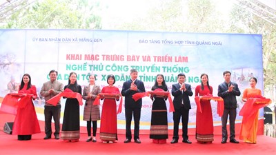 Trưng bày và trải nghiệm nghề thủ công truyền thống của dân tộc Xơ Đăng tại Măng Đen