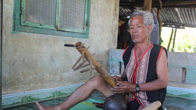 Nghệ nhân A Hanh – Người giữ hồn đàn Ting Ning ở Ngọk Tụ